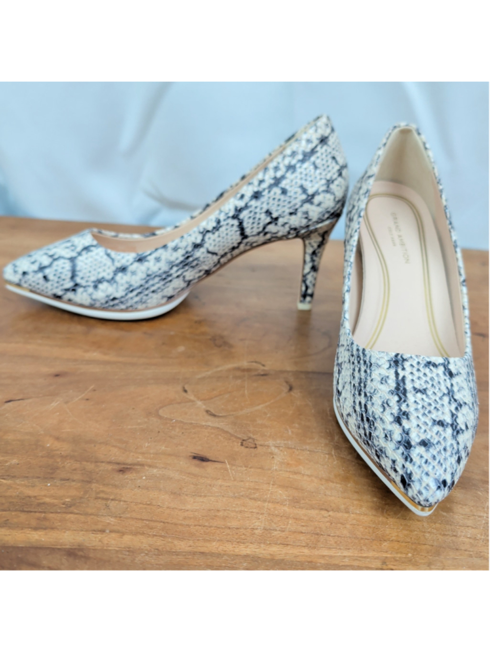 EUC Cole Haan Grand Ambition Leather Snake Pattern Heels